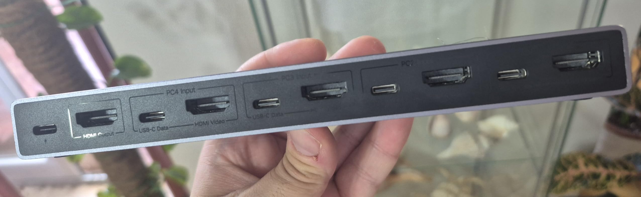 Due PC, un monitor: perfetto