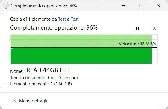 Compatibile NVMe e SATA