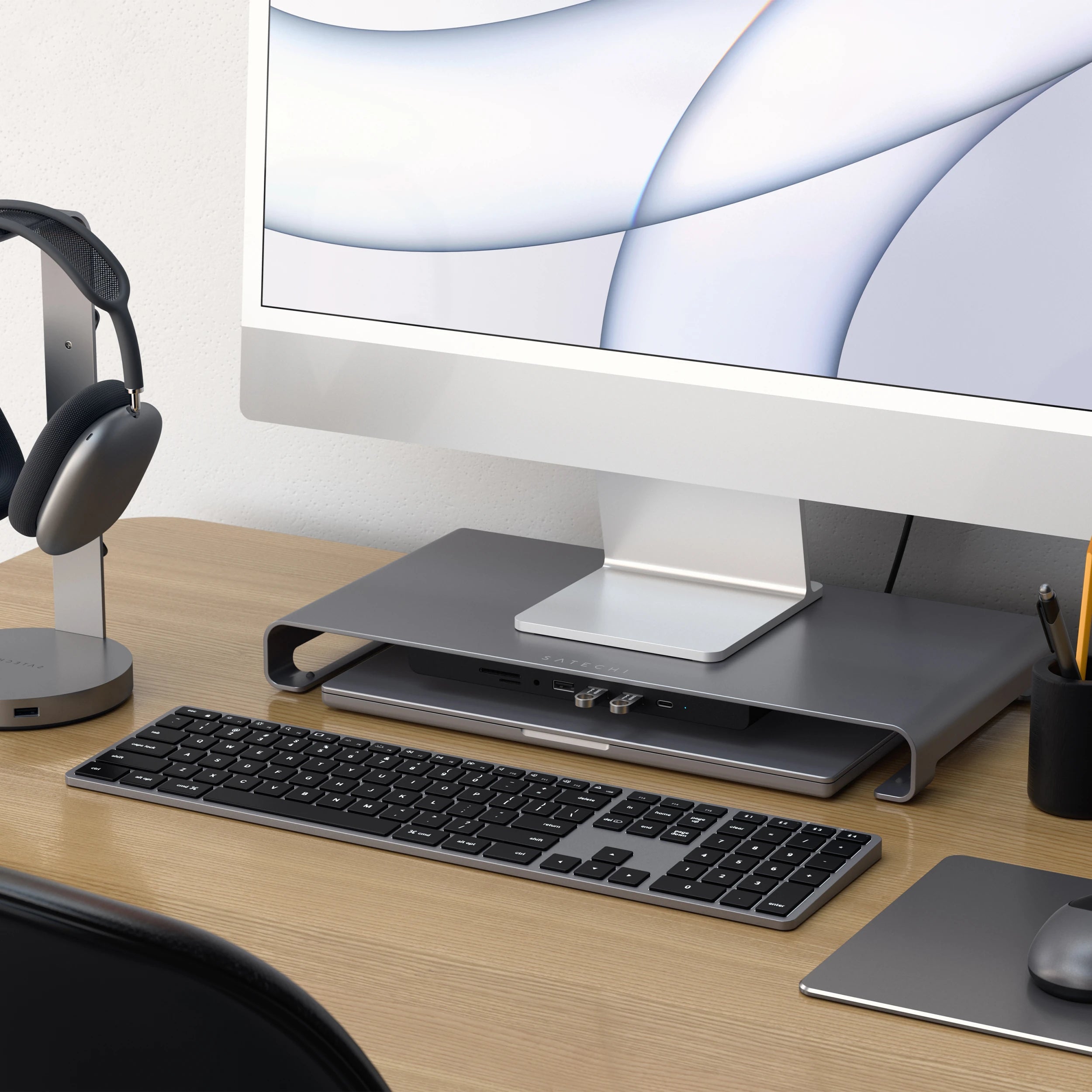 satechi-usb-c-monitor-stand-hub-xl-space-gray image 7