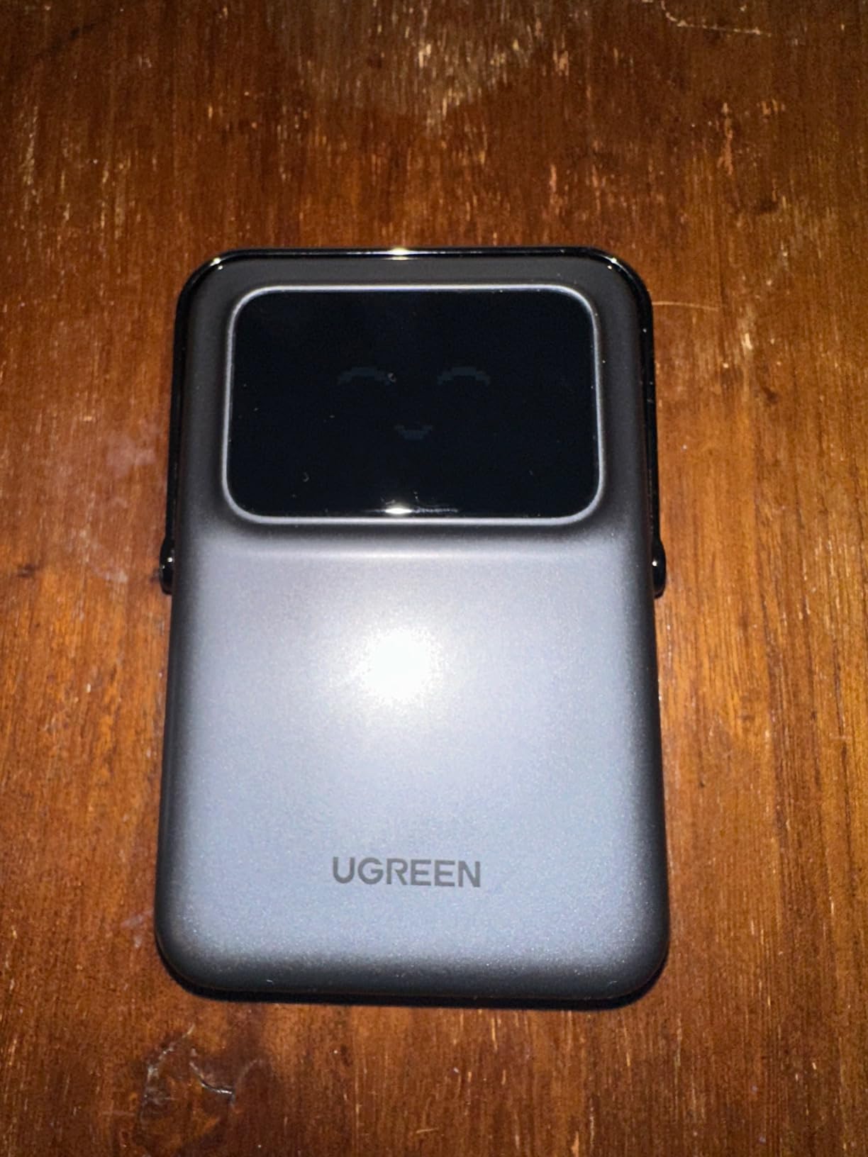 Regalo al papà pensionato che fa mille foto ai nipoti e resta sempre senza batteria, adesso attacca al volo senza fili e vede quanto manca dal display grande e chiaro, semplicissimo da usare