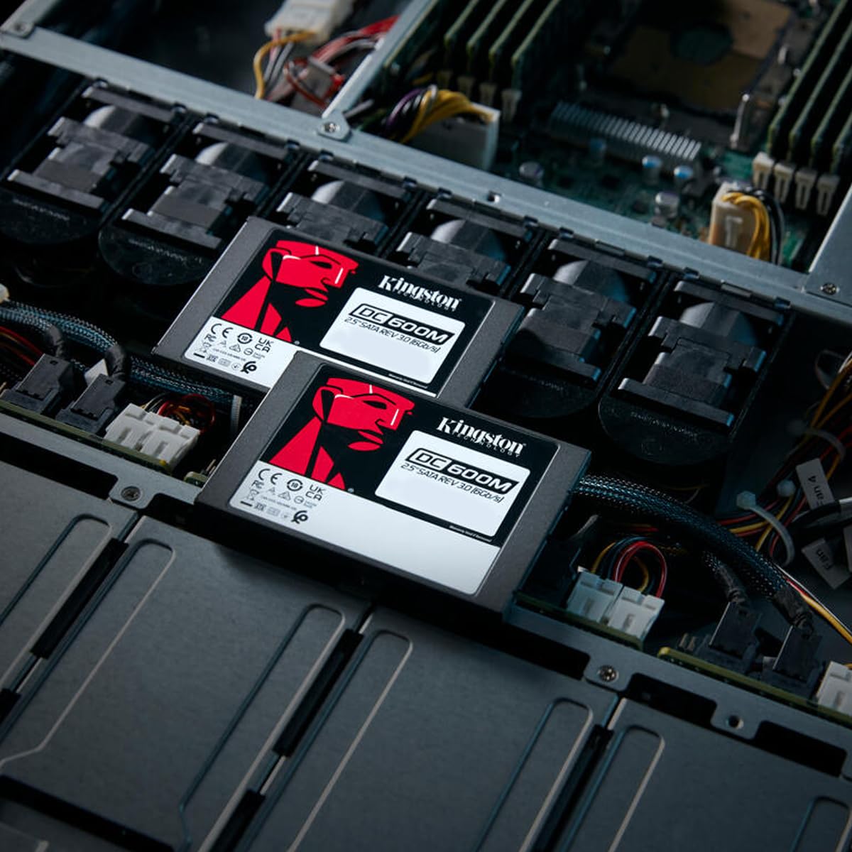 kingston-dc600m-ssd-enterprise-2-5-sata-960gb-a-uso-misto-sedc600m-960g image 4
