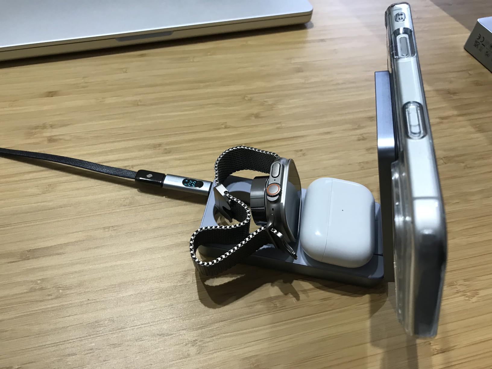 Alimentatore incluso che svolta
