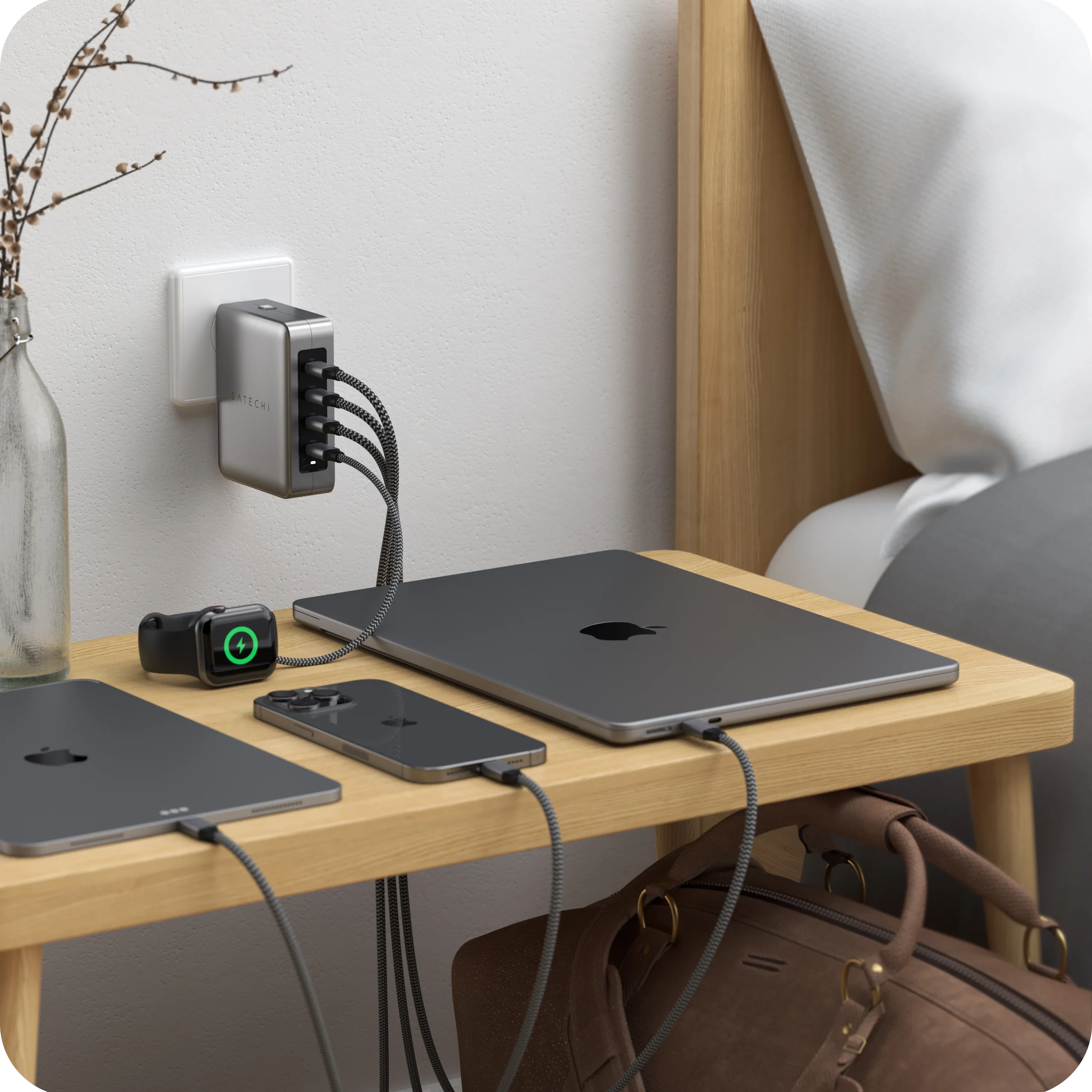 satechi-145w-usb-c-4-port-gan-travel-charger-caricatore-da-viaggio image 3