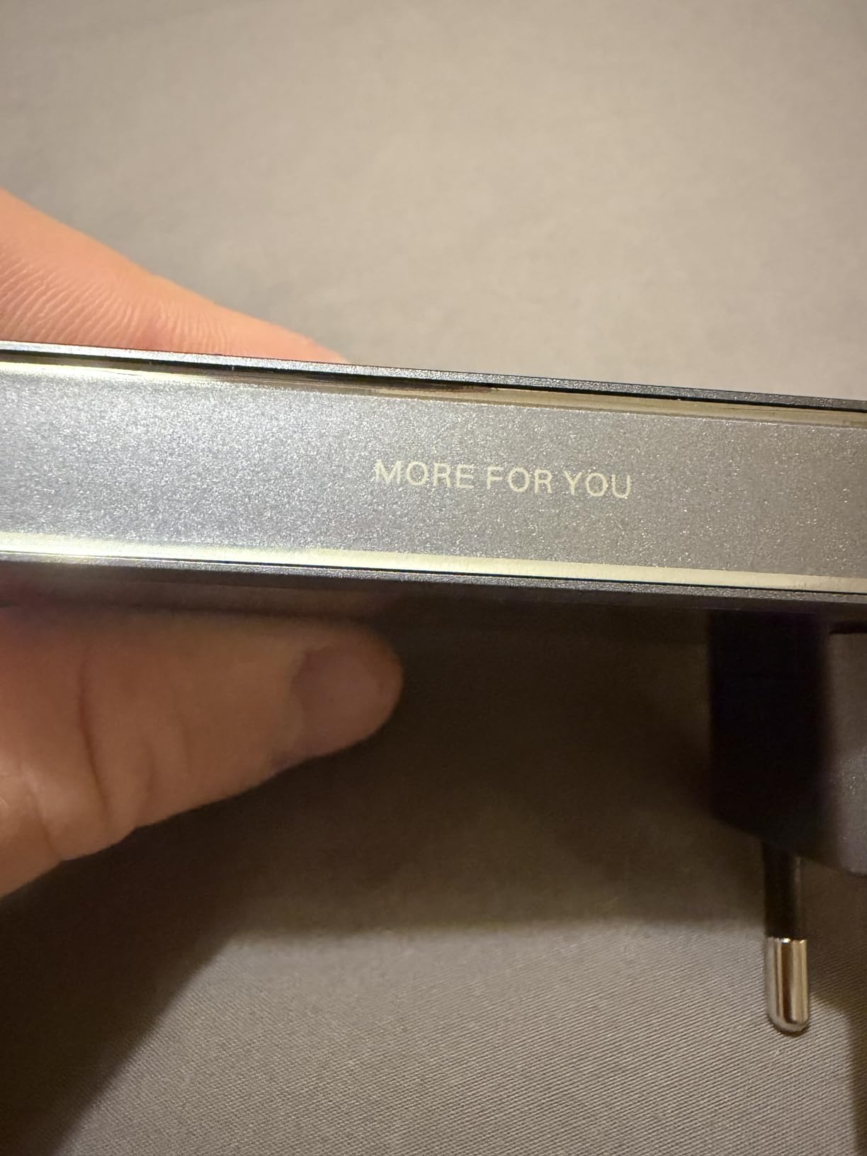 Perfetto per laptop e telefono
