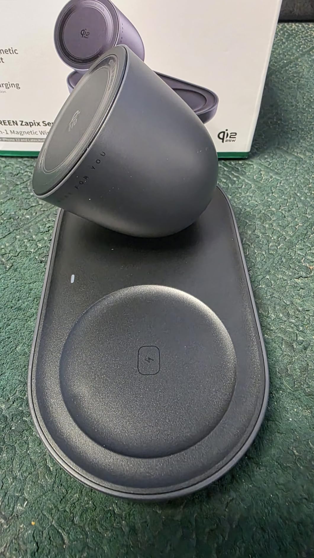 Carica bene, un po' selettivo con cover