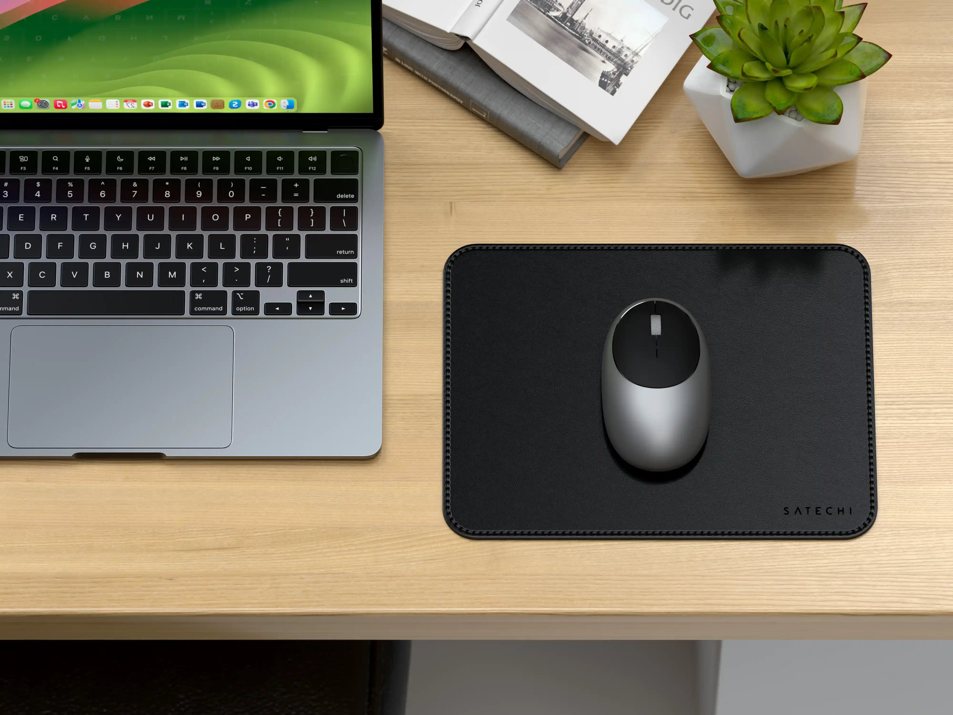 satechi-premium-mouse-pad-in-vegan-leather image 6
